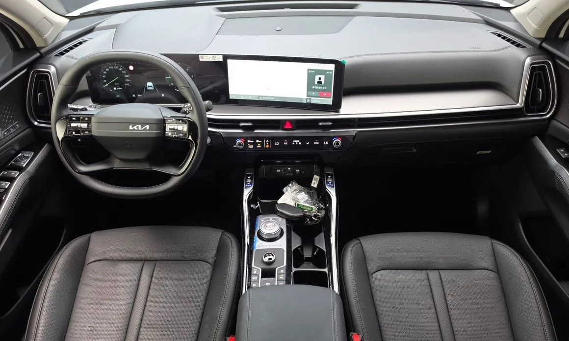 Kia Sorento — фото 9