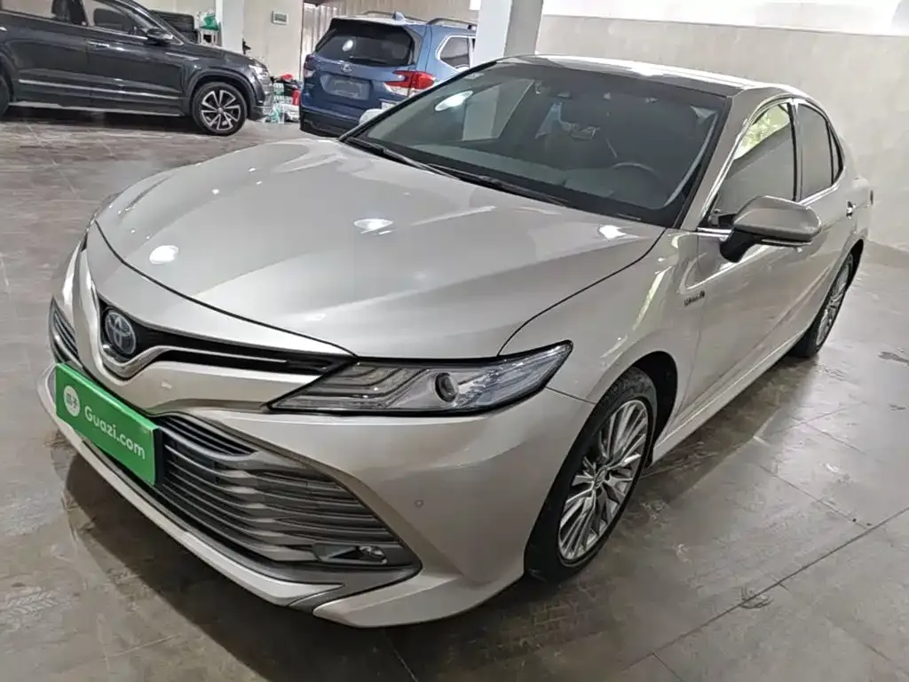 Toyota Camry — фото 9