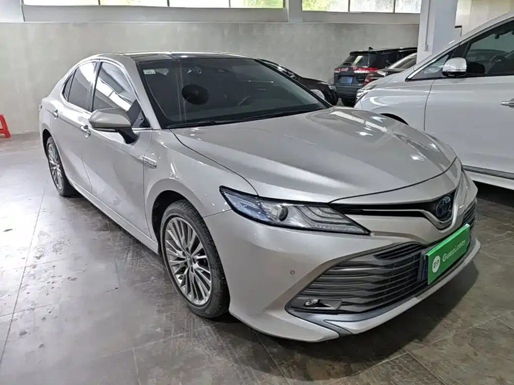 Toyota Camry — фото 7