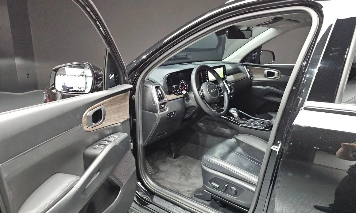 Kia Sorento — фото 9