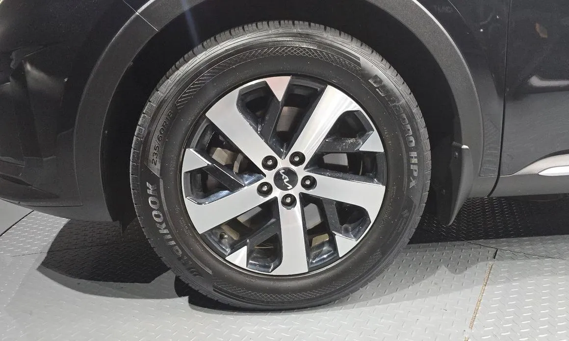 Kia Sorento — фото 8