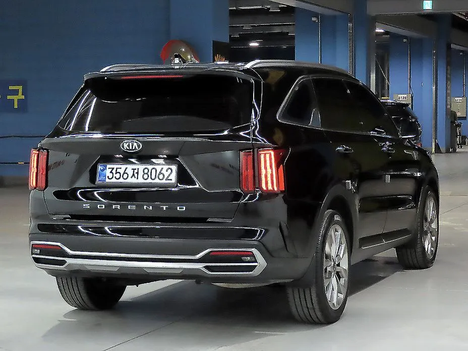 Kia Sorento — фото 7