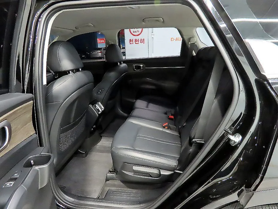 Kia Sorento — фото 8