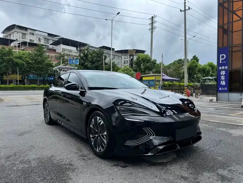 BYD Seal — фото 10