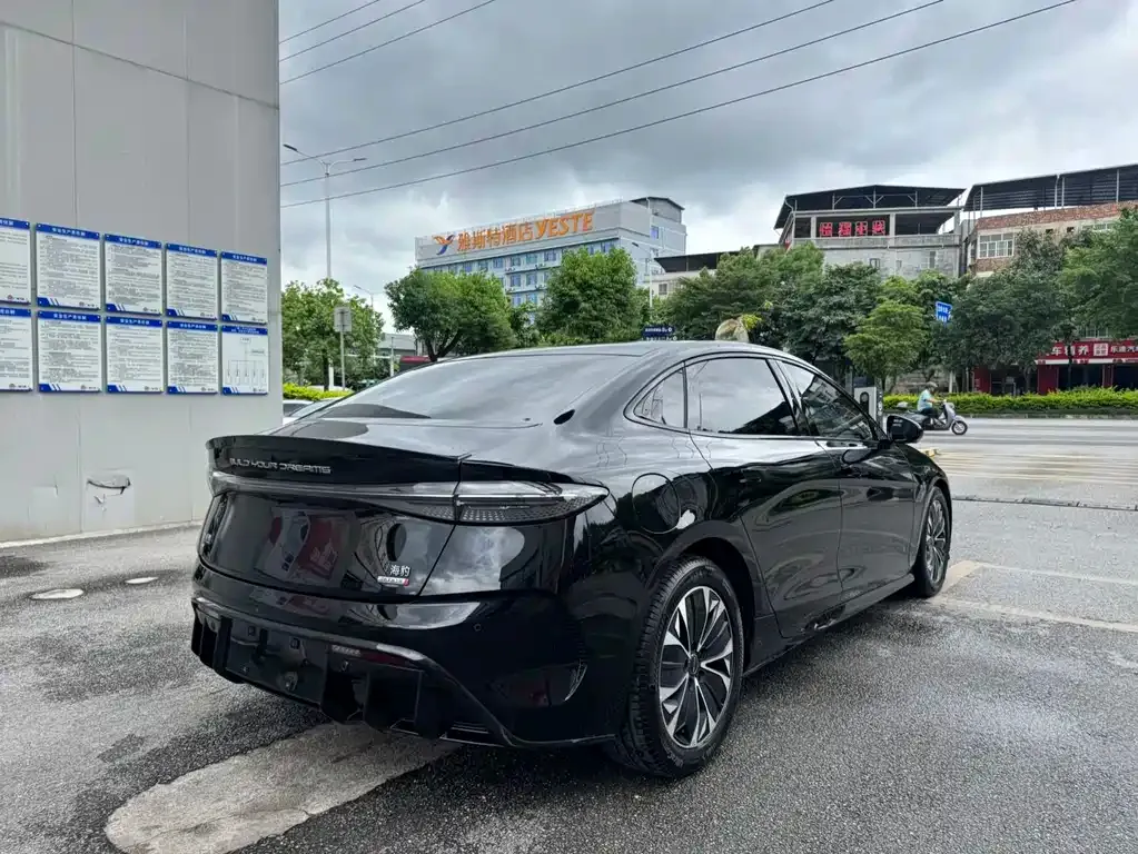 BYD Seal — фото 9