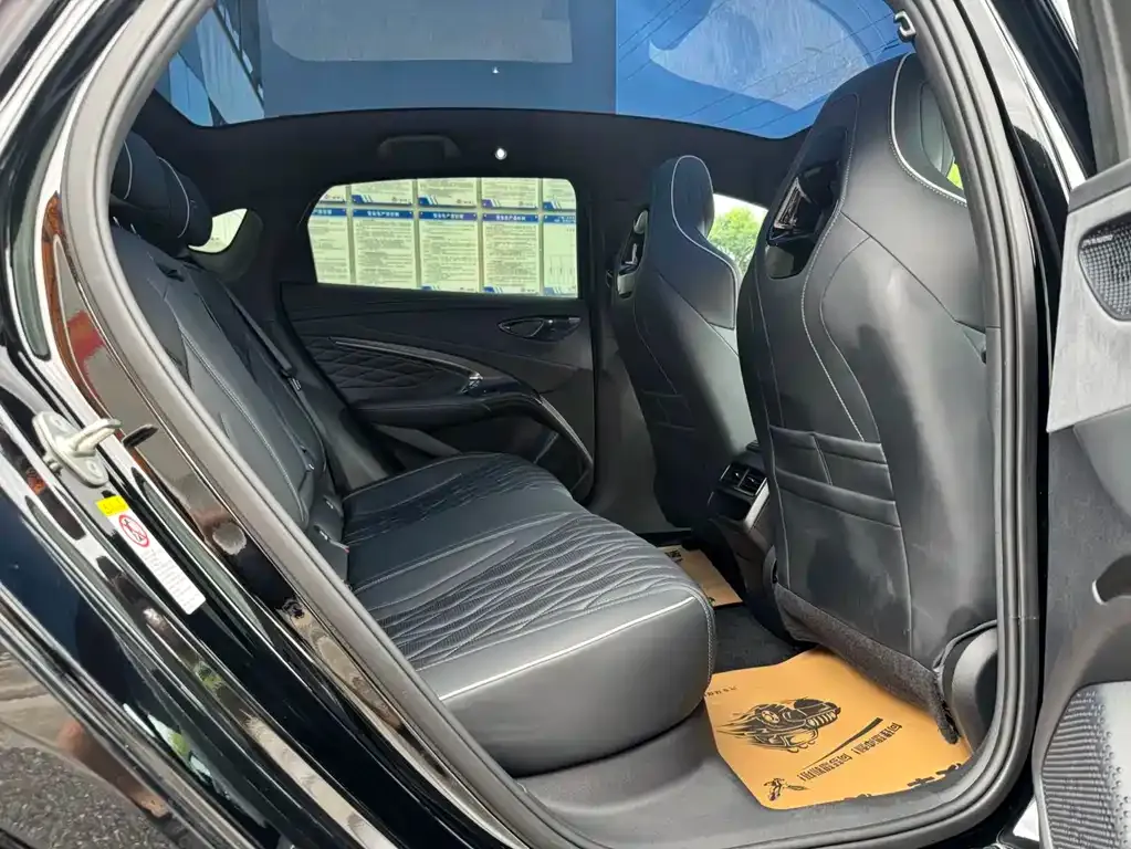 BYD Seal — фото 2