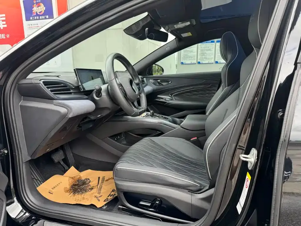 BYD Seal — фото 4