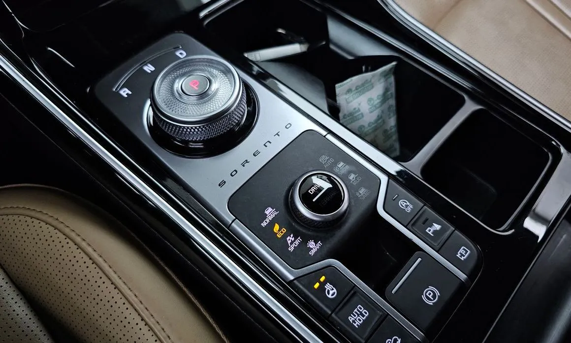 Kia Sorento — фото 9