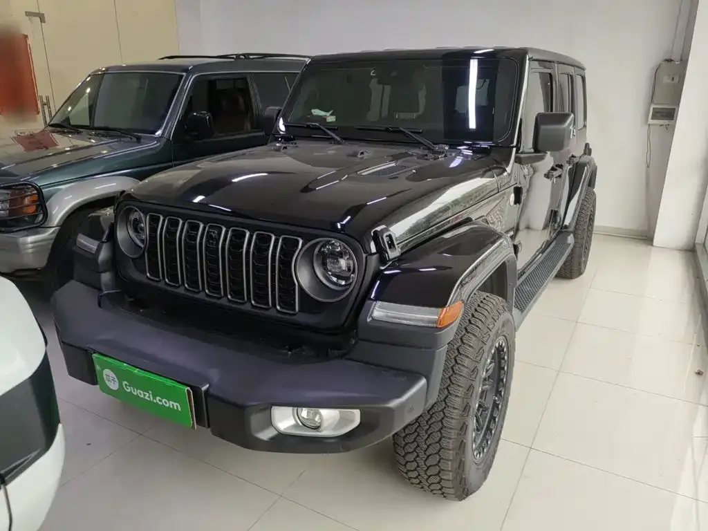 Jeep Wrangler — фото 1