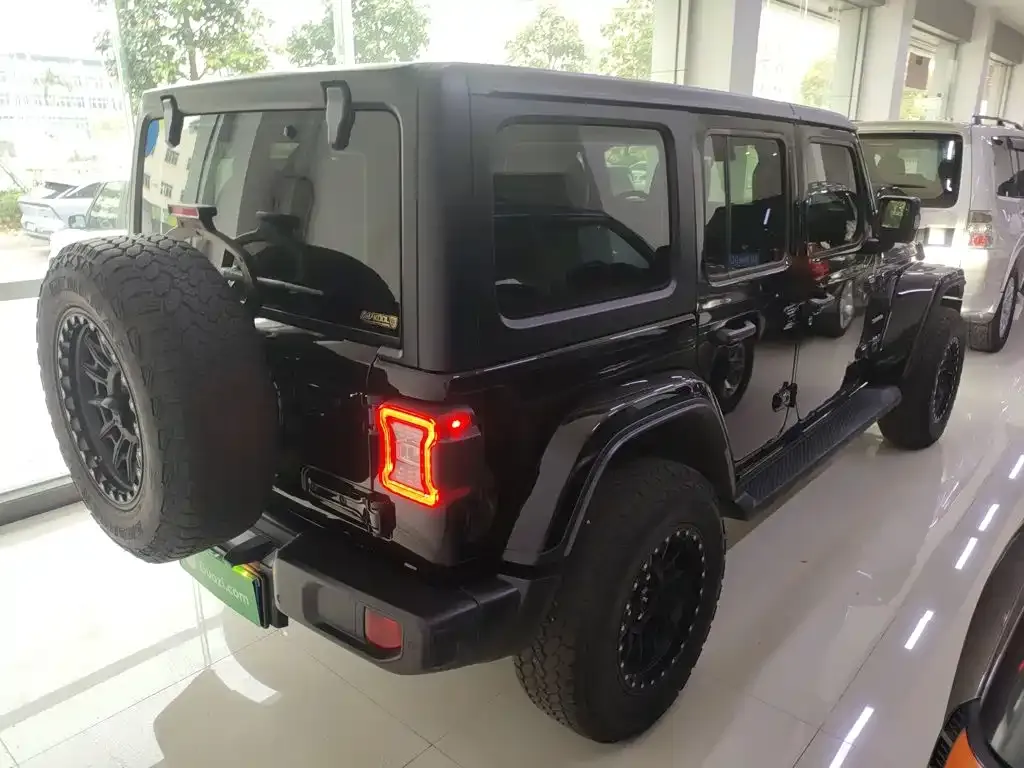 Jeep Wrangler — фото 3