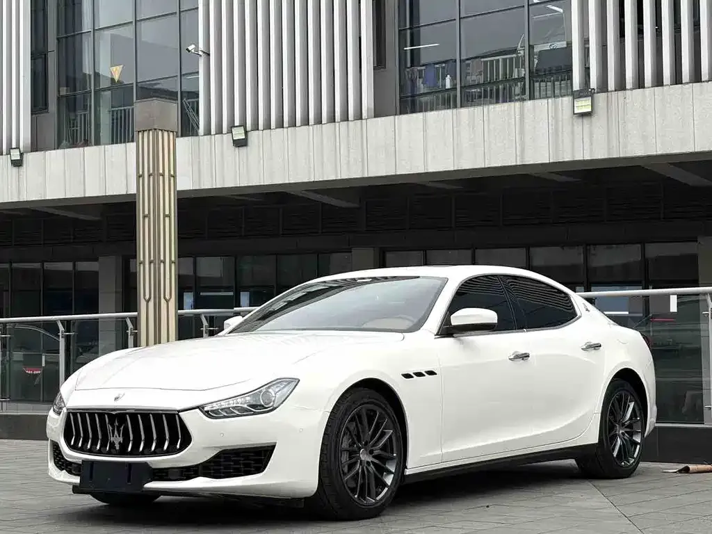 Maserati Ghibli — фото 1