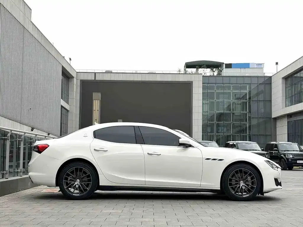 Maserati Ghibli — фото 9