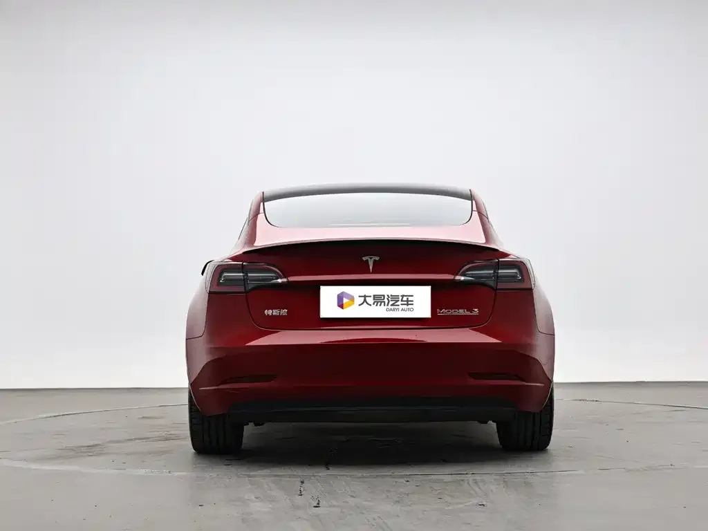 Tesla Model 3 — фото 6