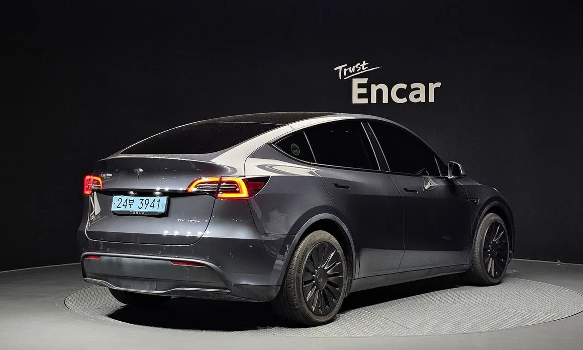Tesla Model Y — фото 5