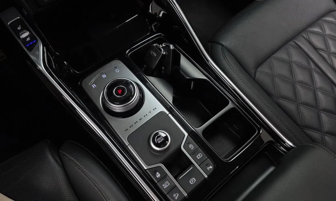 Kia Sorento — фото 4