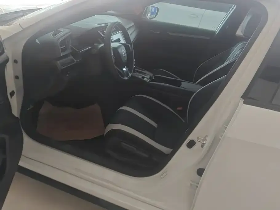 Honda Civic — фото 10