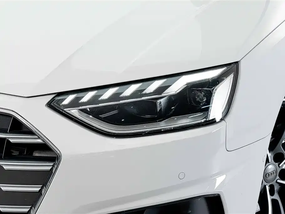 Audi A4L — фото 9