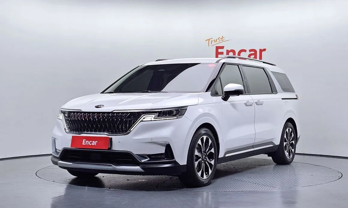 Kia Carnival — фото 1