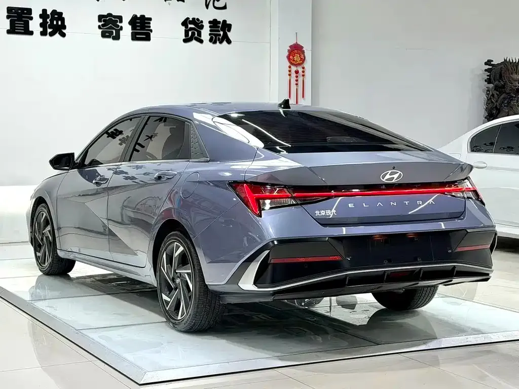 Hyundai Elantra — фото 6