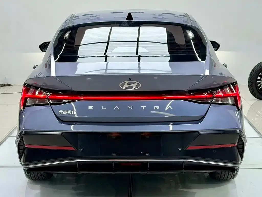 Hyundai Elantra — фото 8