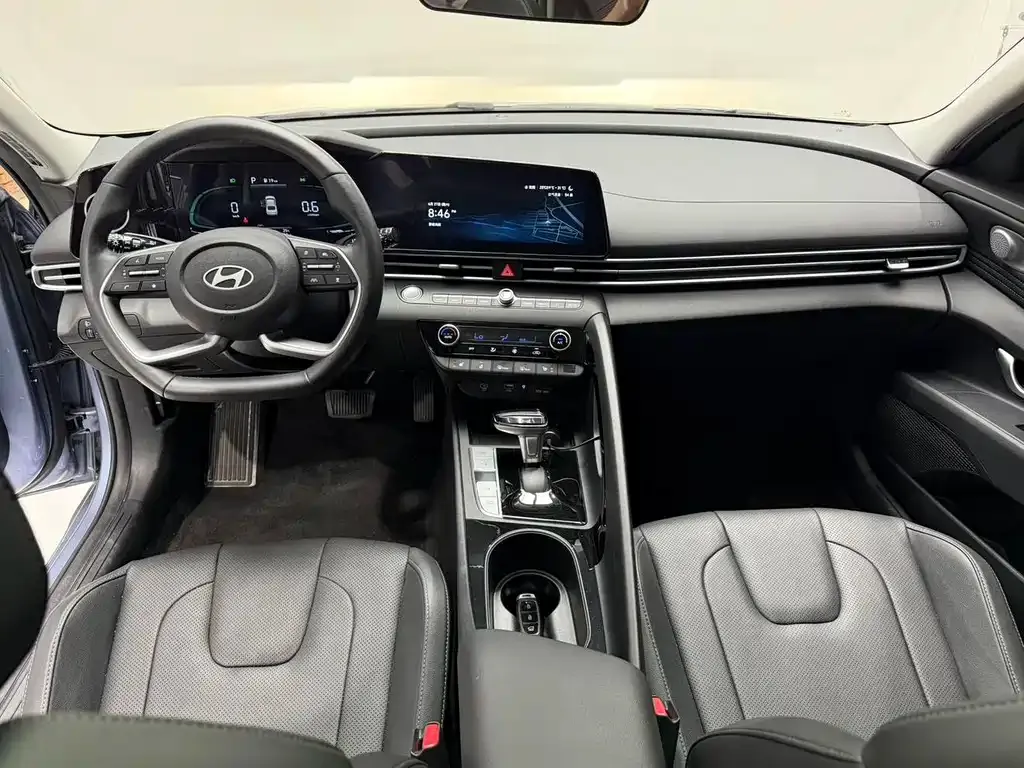 Hyundai Elantra — фото 5