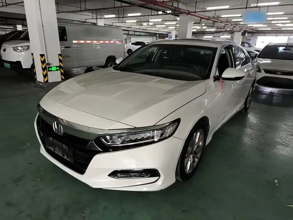 Honda Accord — фото 1