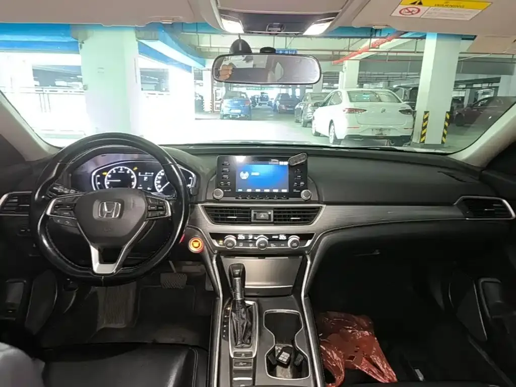 Honda Accord — фото 10