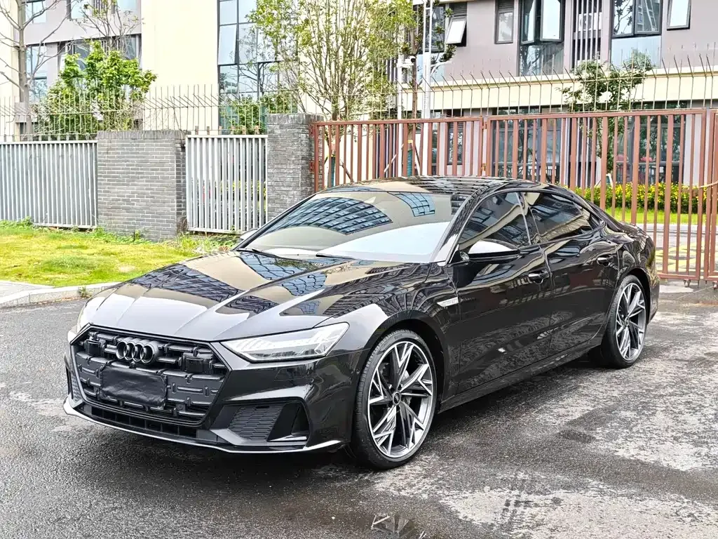 Audi A7L — фото 1