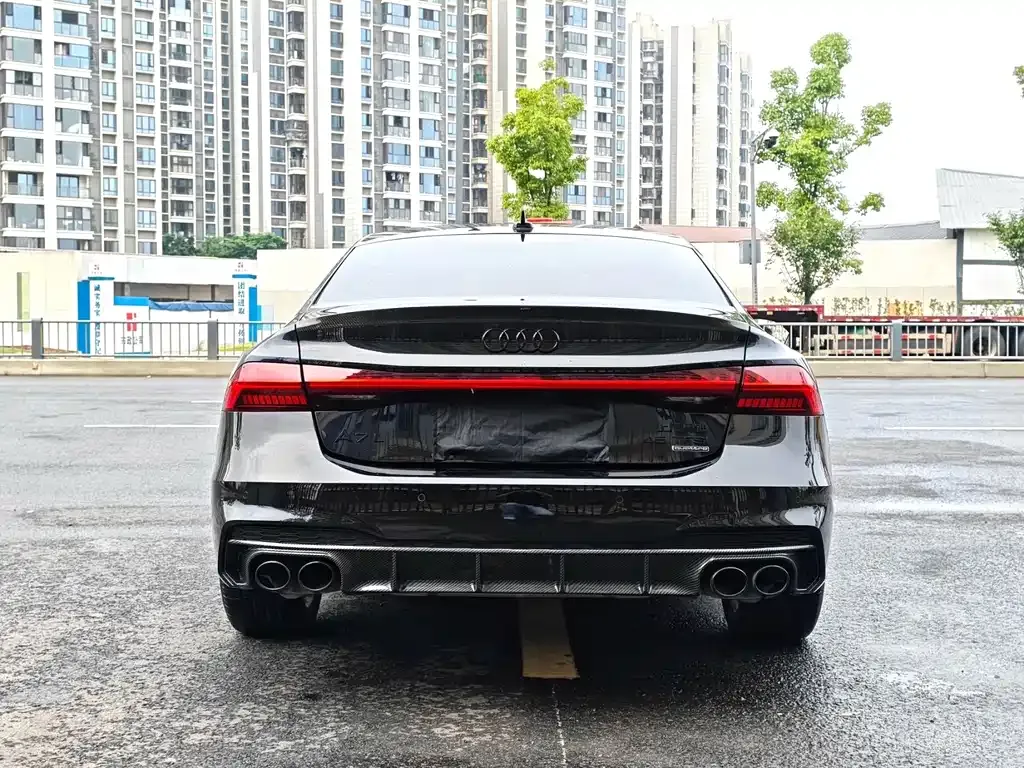 Audi A7L — фото 6