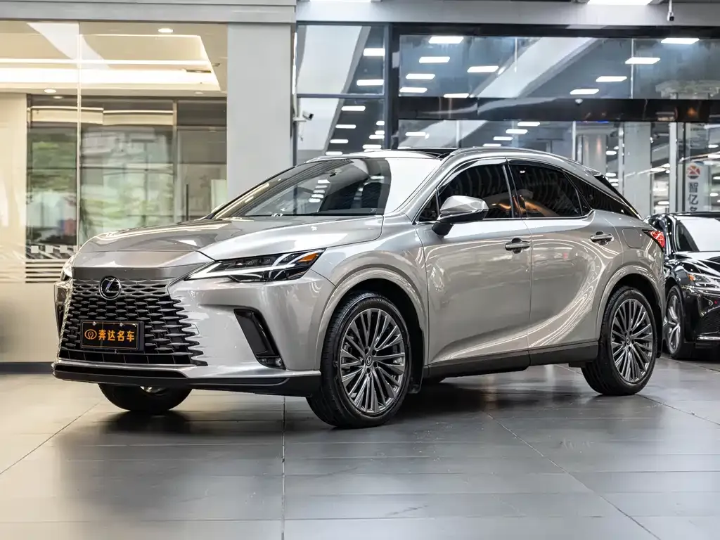 Lexus RX — фото 1