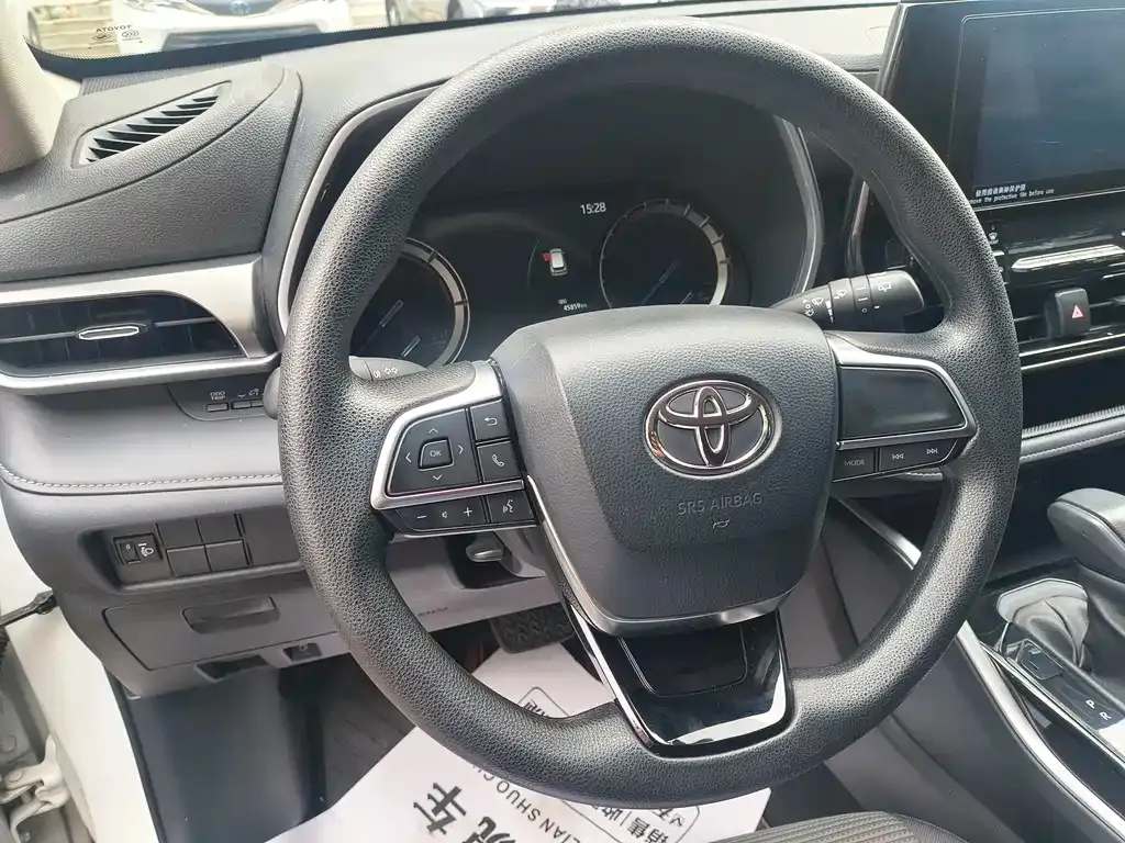 Toyota Highlander — фото 7
