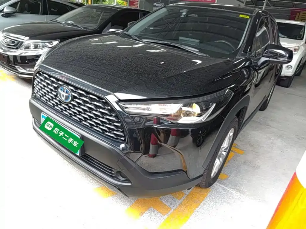 Toyota Corolla Cross — фото 1