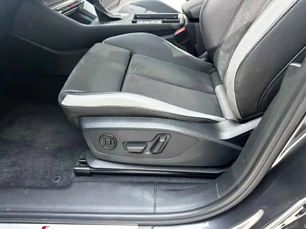 Audi Q3 — фото 9