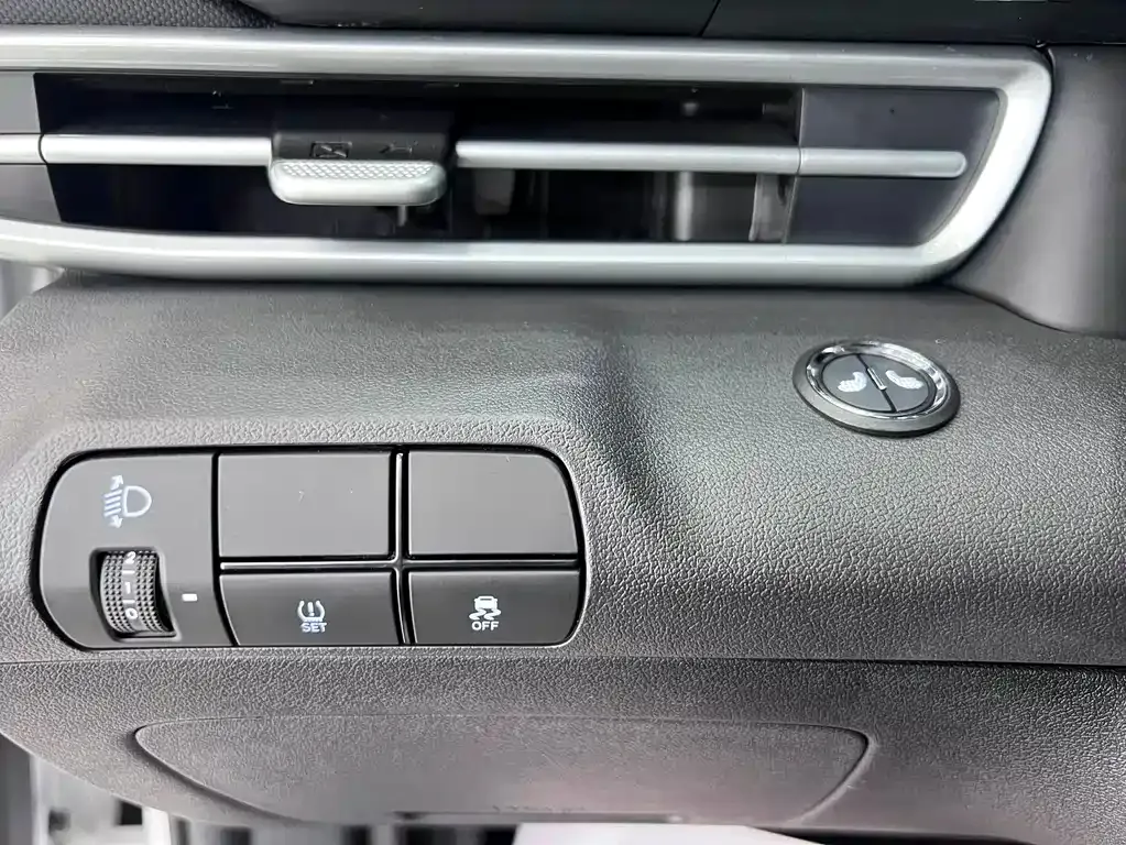 Hyundai Elantra — фото 10