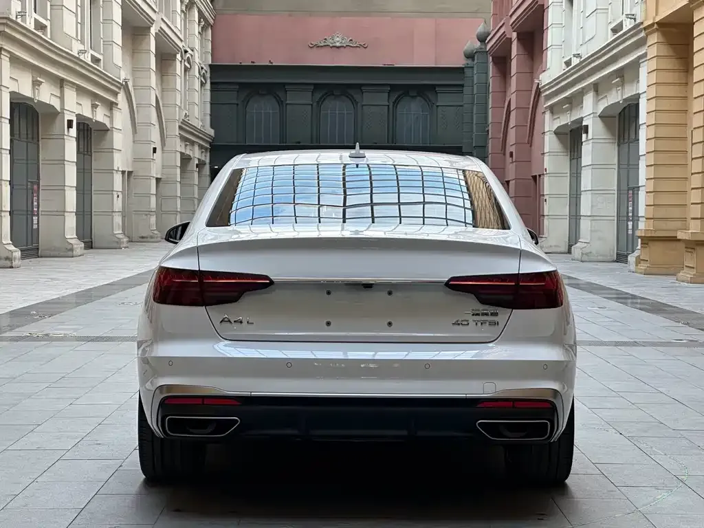 Audi A4L — фото 5