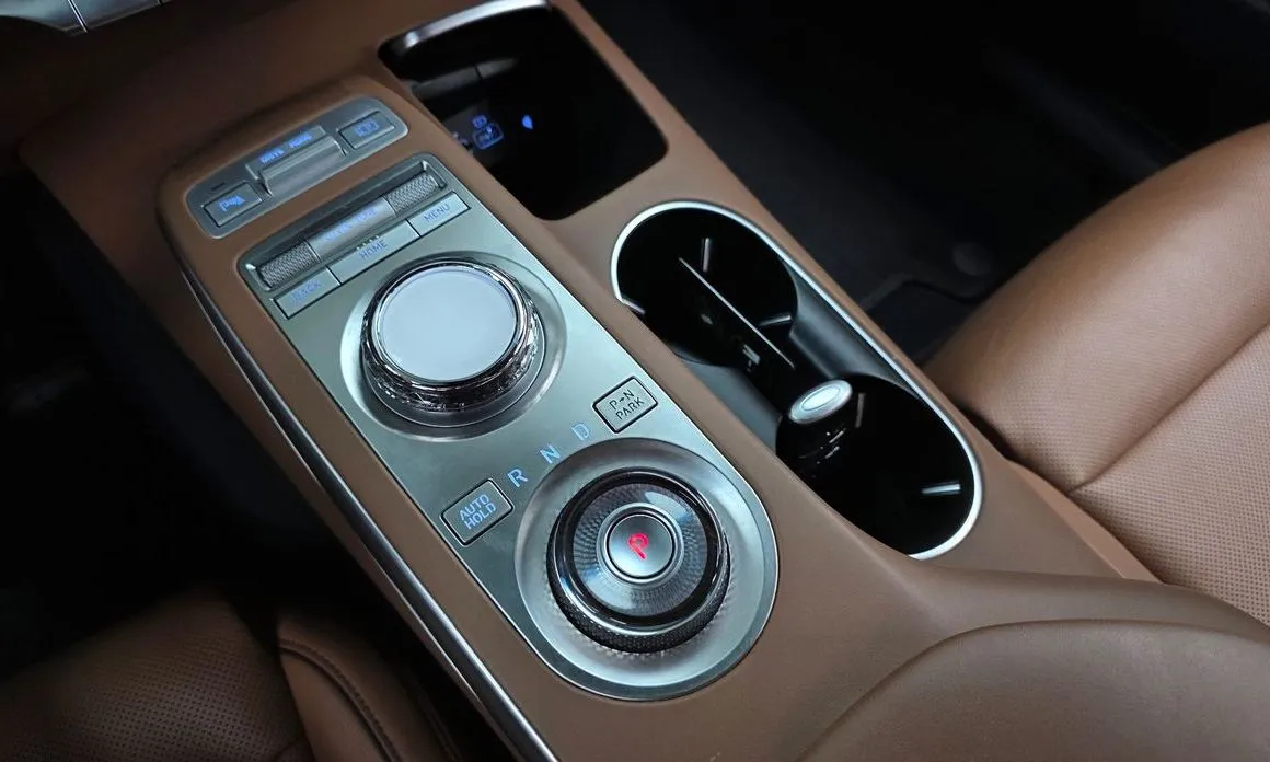 Genesis GV70 — фото 10