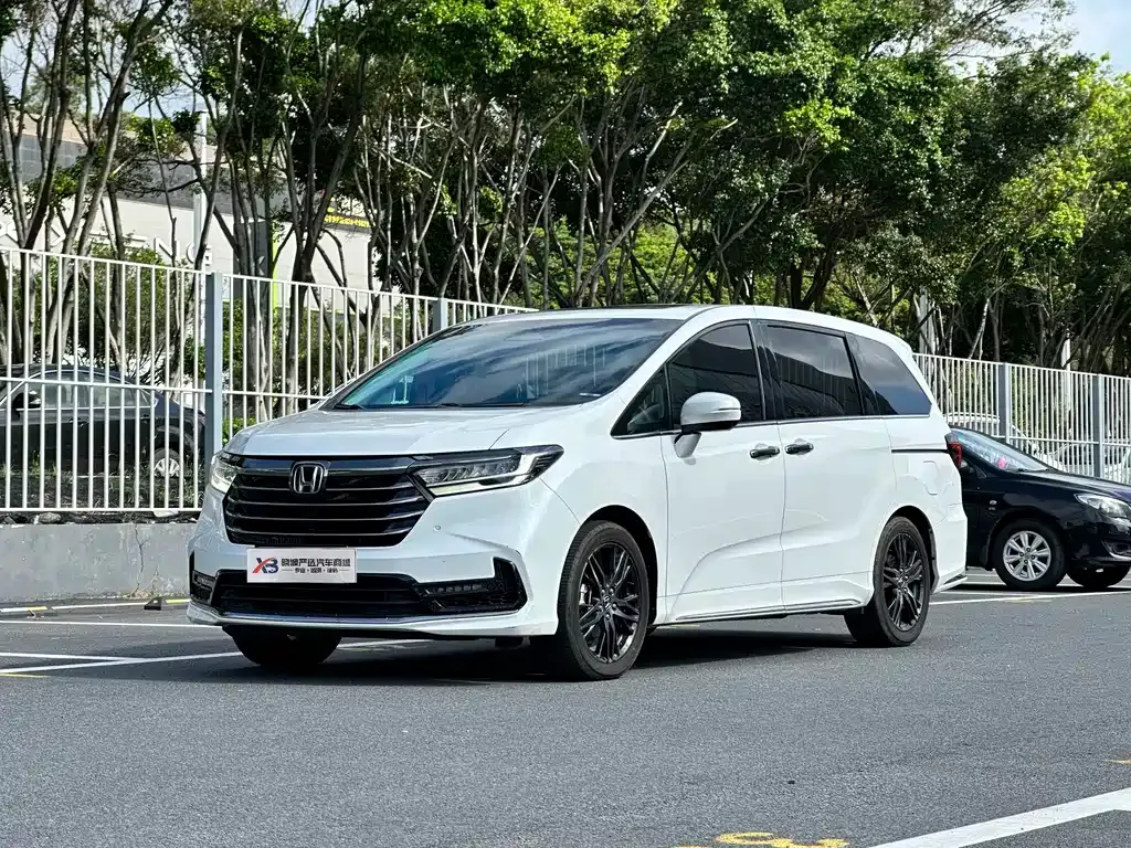 Honda Odyssey — фото 1