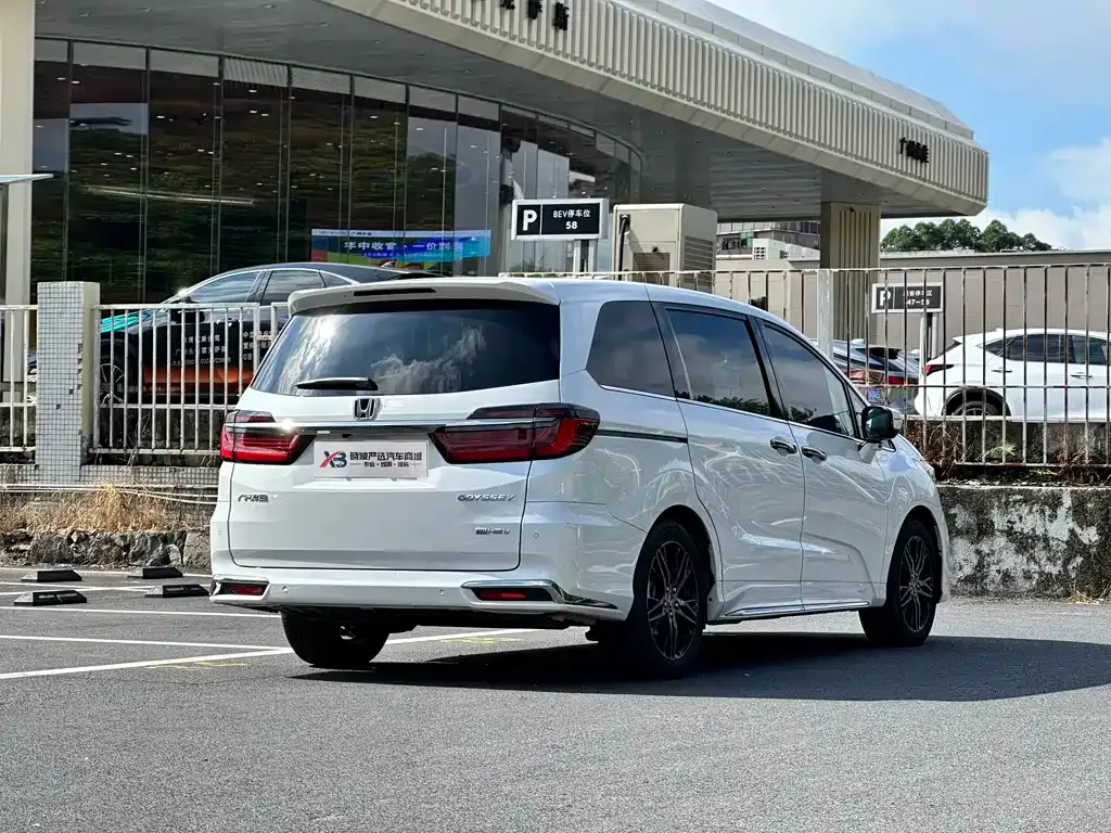Honda Odyssey — фото 10