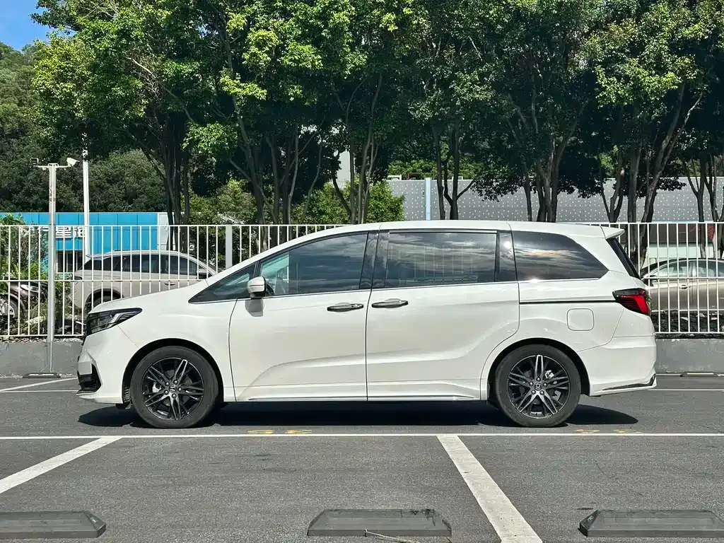 Honda Odyssey — фото 6