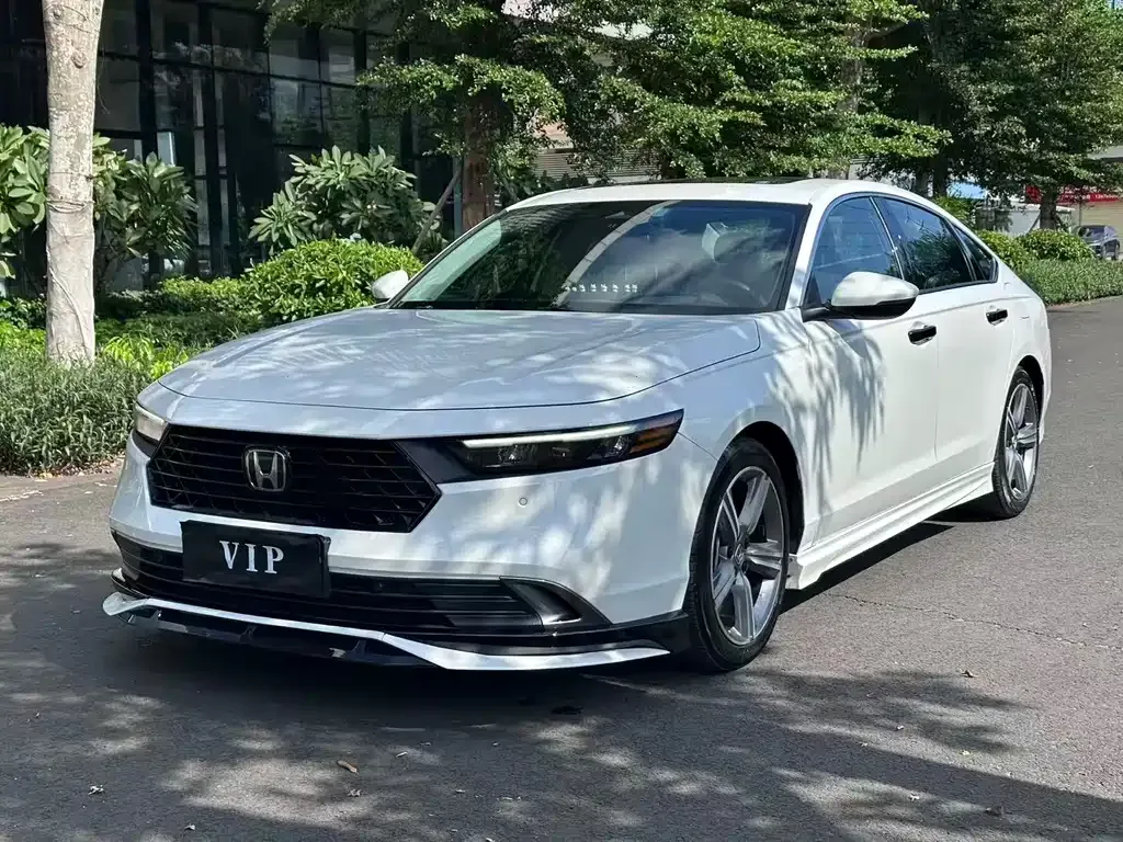 Honda Accord — фото 1