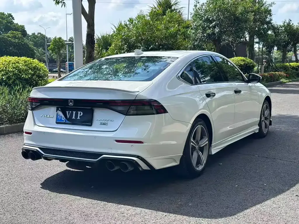 Honda Accord — фото 8