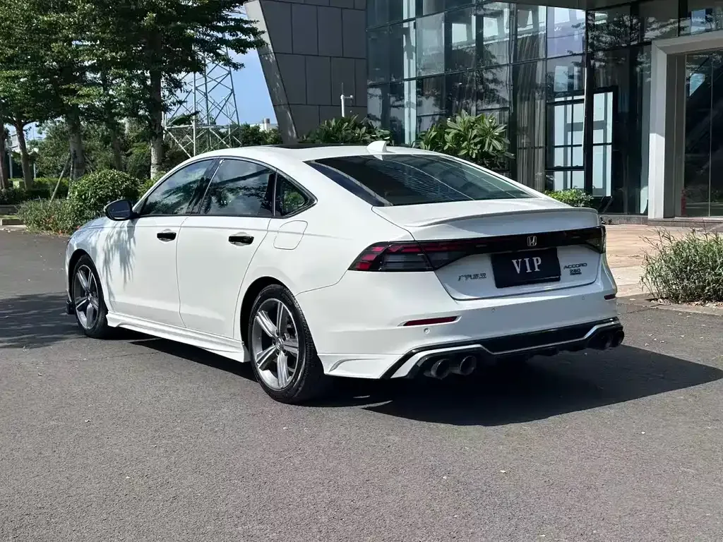 Honda Accord — фото 9