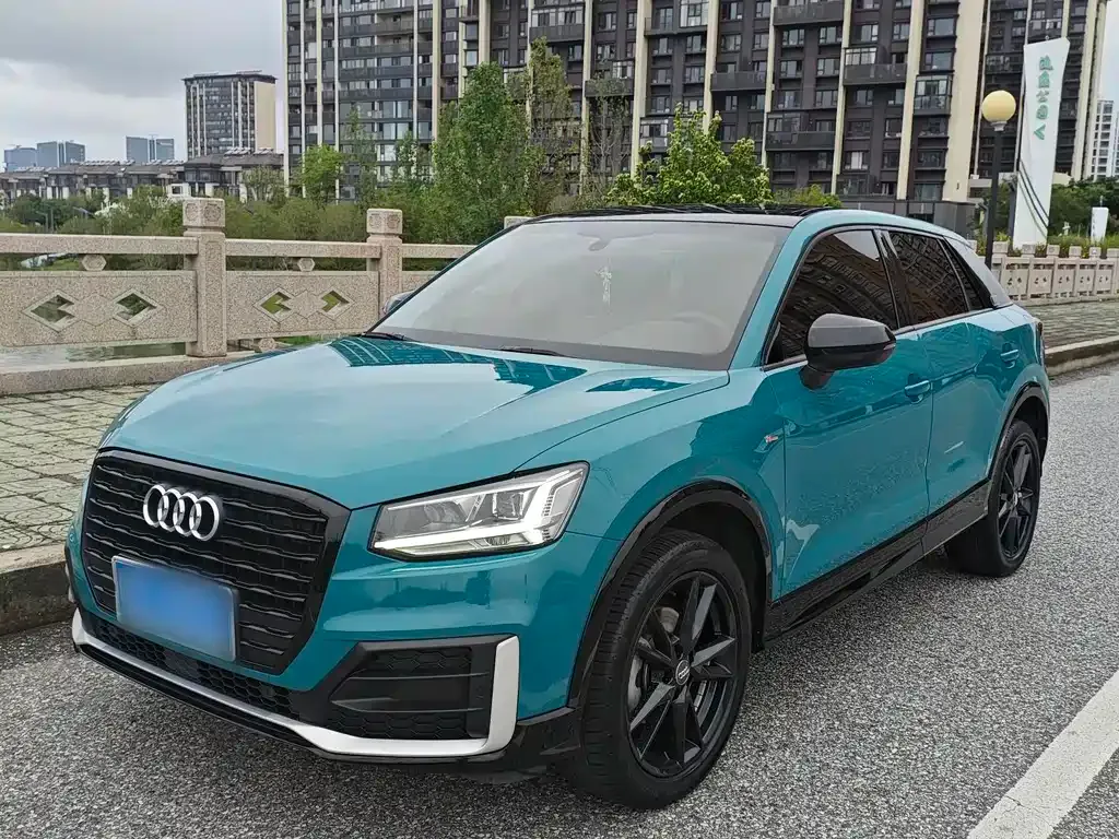 Audi Q2L