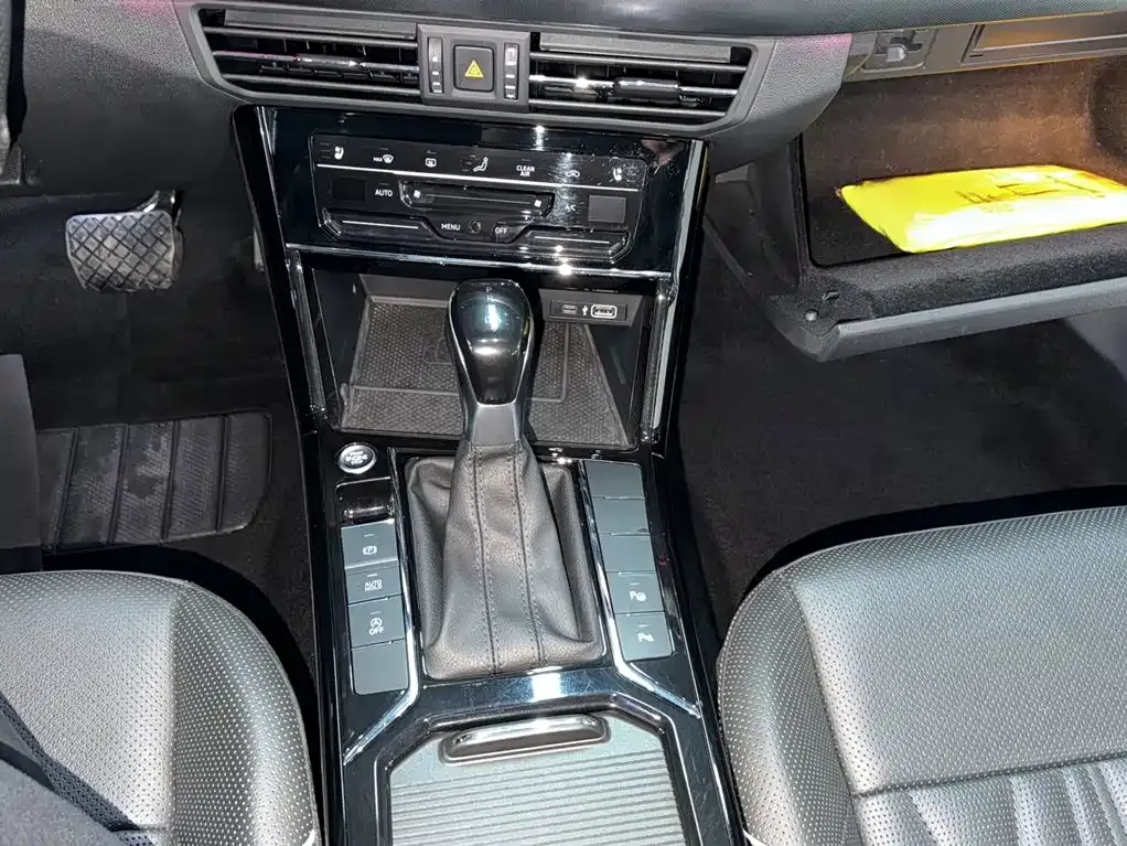 Volkswagen Passat — фото 10