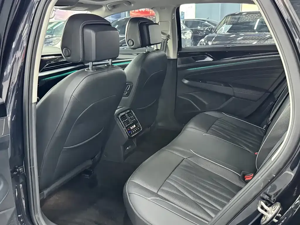 Volkswagen Passat — фото 2
