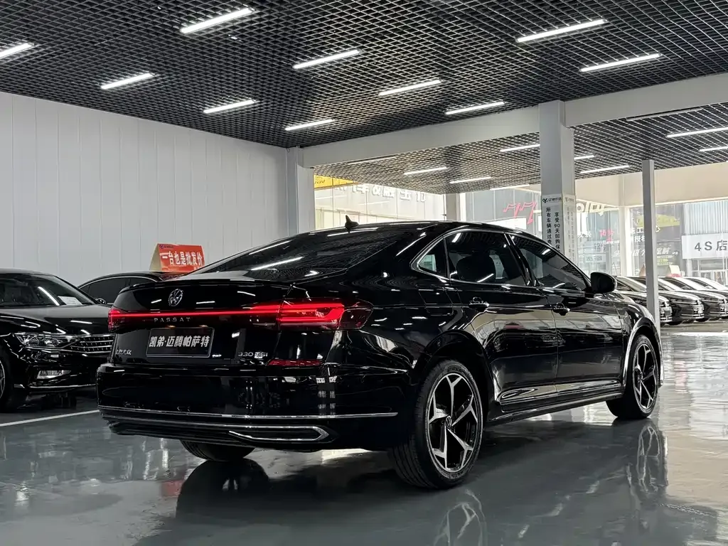 Volkswagen Passat — фото 9