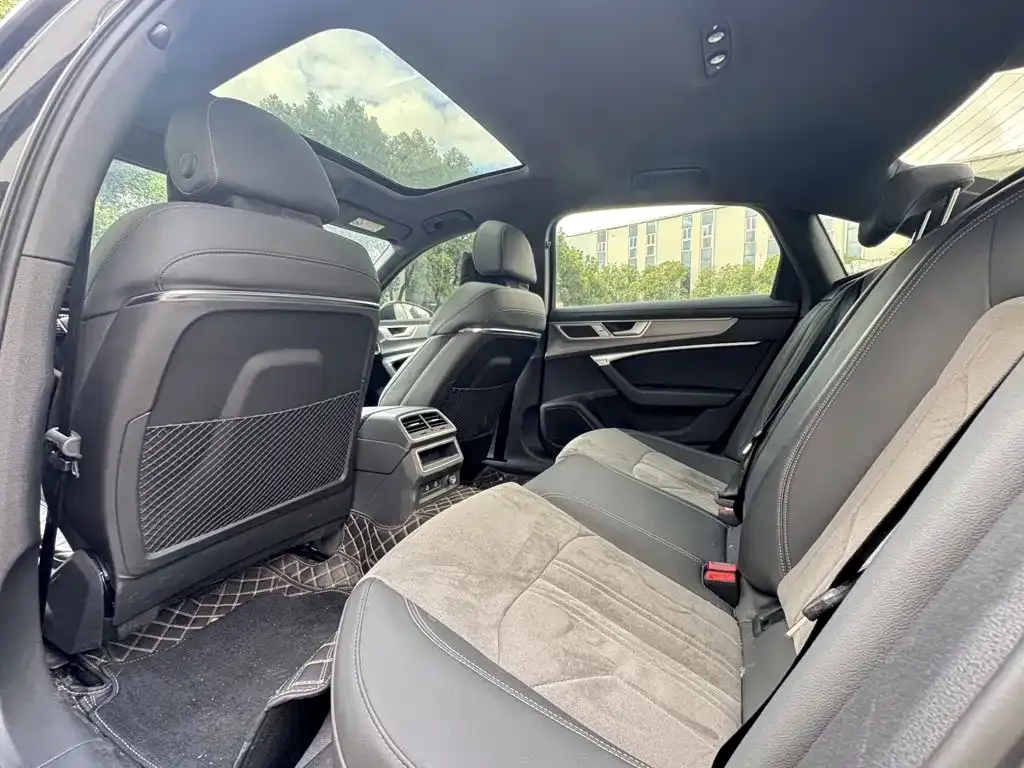 Audi A6L 2024 из CN, фото 8