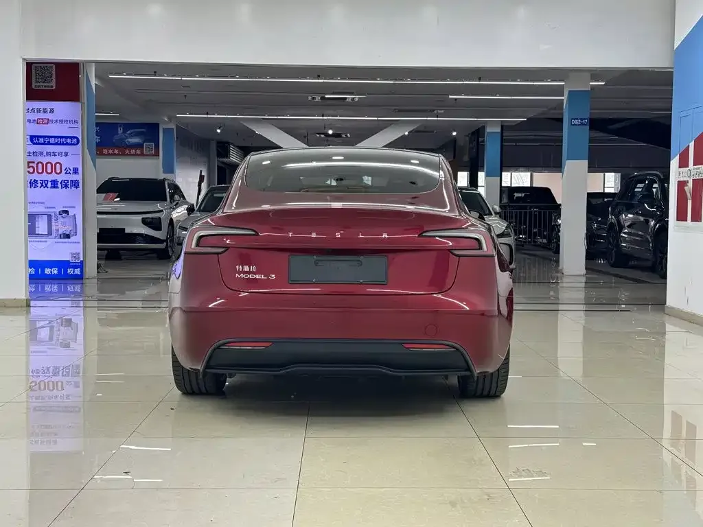 Tesla Model 3 — фото 4