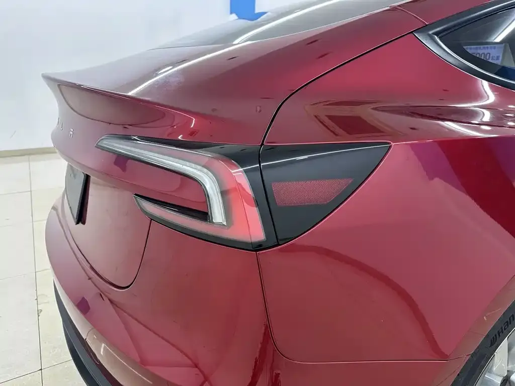Tesla Model 3 — фото 6