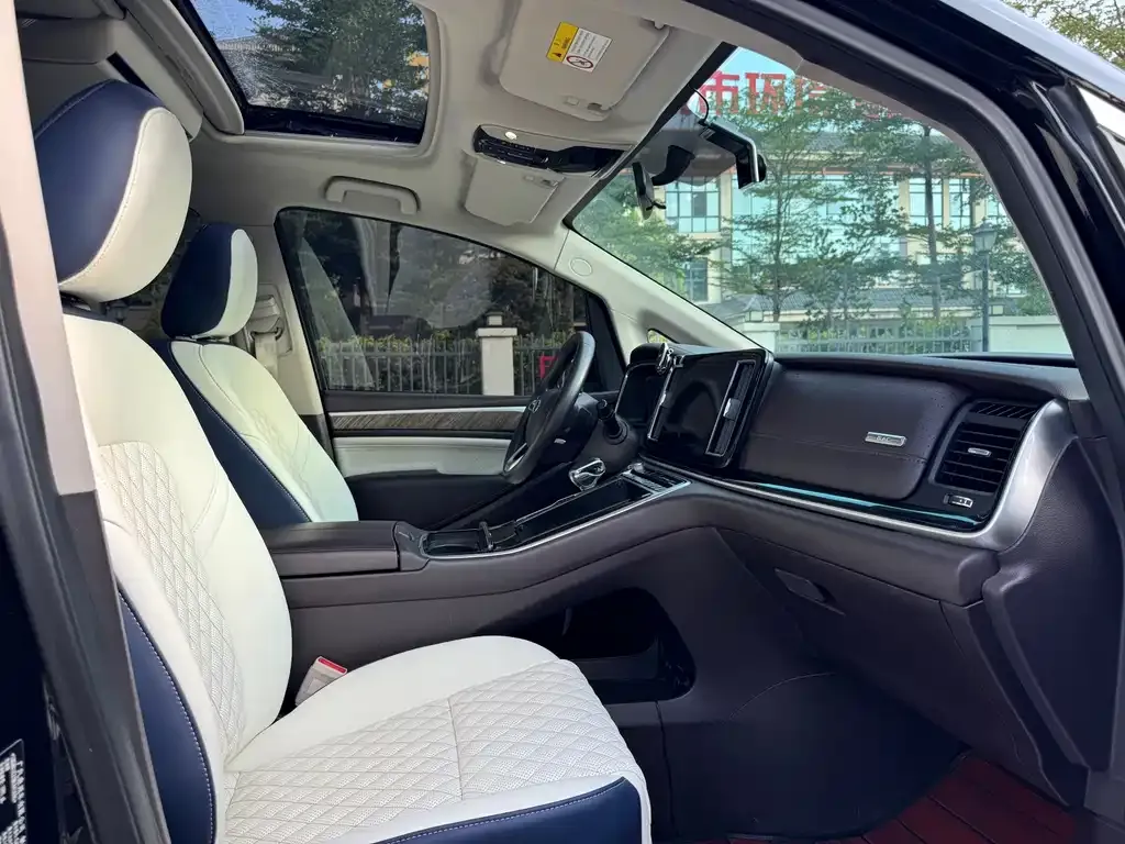 GAC Motor Trumpchi M8 — фото 3